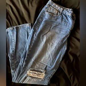 SHEIN STRAIGHT LEG JEANS
SIZEXL (12)